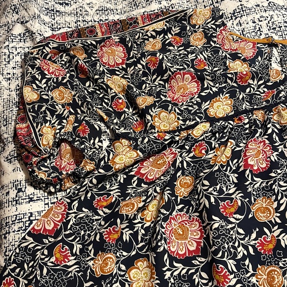 Knox Rose Floral Boho Navy balloon blouse / size L - Picture 3 of 3